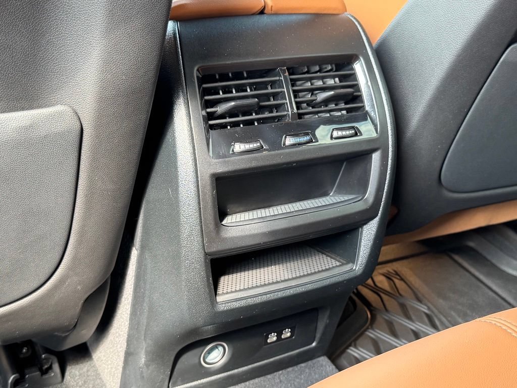 Used 2024 BMW X5 xDrive40i w/ Parking Assistance Package AWD/4WD image 39
