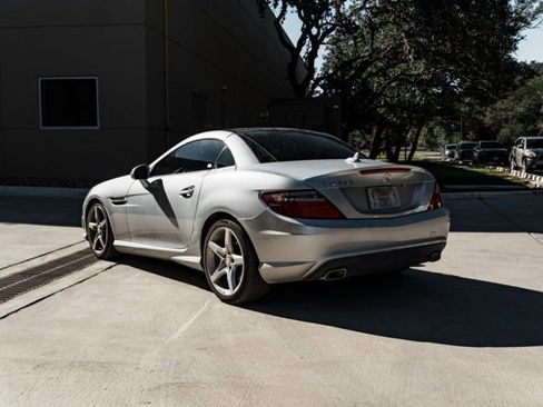 Used 2014 Mercedes-Benz SLK 350 image 4