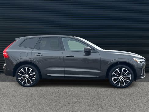 Certified 2025 Volvo XC60 B5 Plus image 4