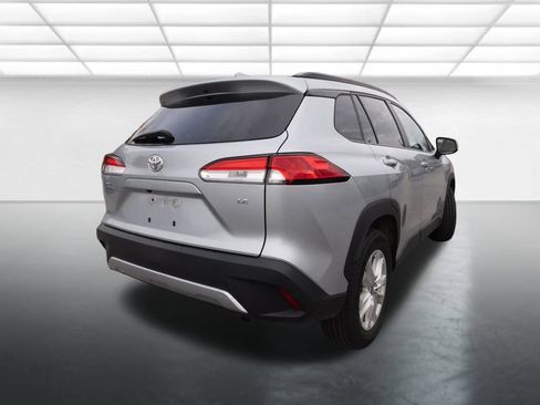 Used 2023 Toyota Corolla Cross LE image 5