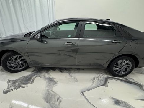 Used 2024 Hyundai Elantra SEL FWD image 5