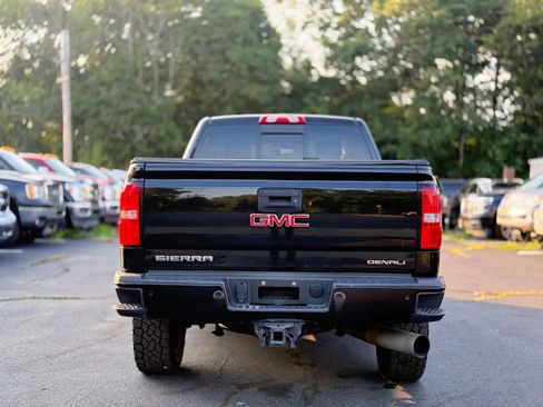 Used 2015 GMC Sierra 2500 Denali w/ Duramax Plus Package AWD/4WD image 6