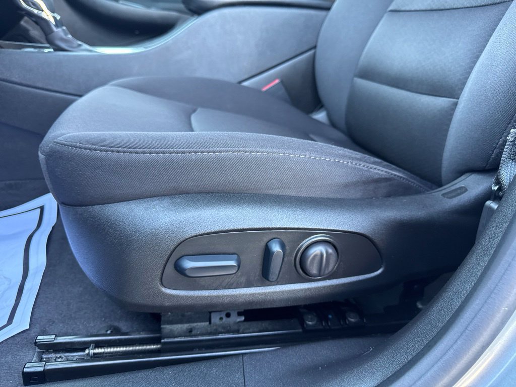 Used 2024 Chevrolet Malibu LT FWD image 17