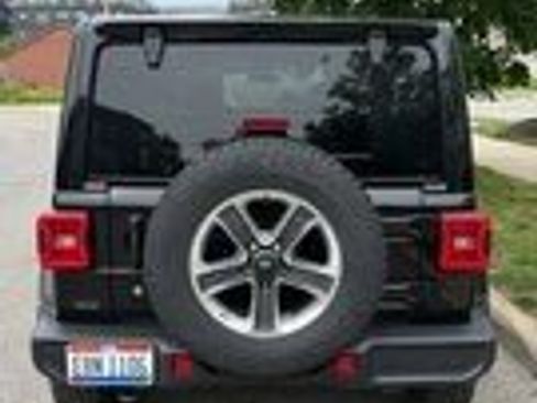 Used 2020 Jeep Wrangler Unlimited Sahara AWD/4WD image 2