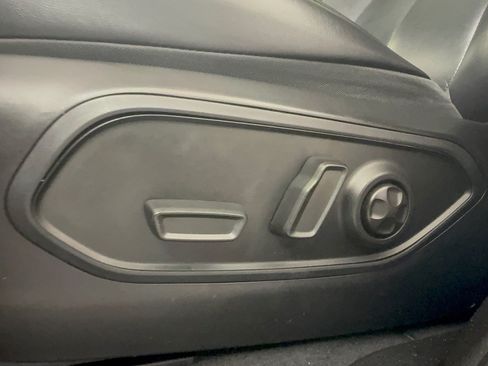 Used 2022 Jeep Grand Cherokee Limited RWD image 16