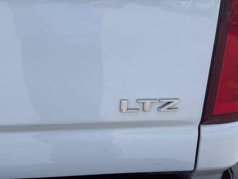 Used 2021 Chevrolet Silverado 2500 LTZ w/ Z71 Chrome Sport Edition AWD/4WD image 12