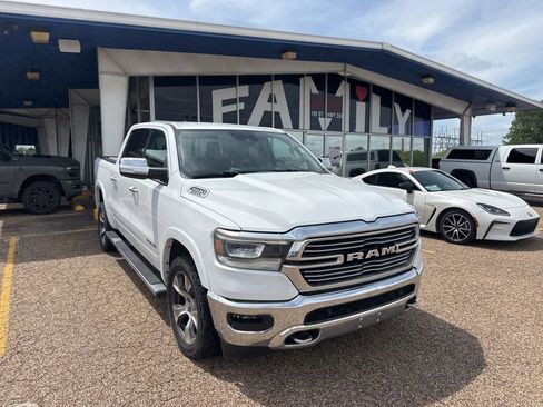Used 2021 RAM 1500 Laramie AWD/4WD image 1