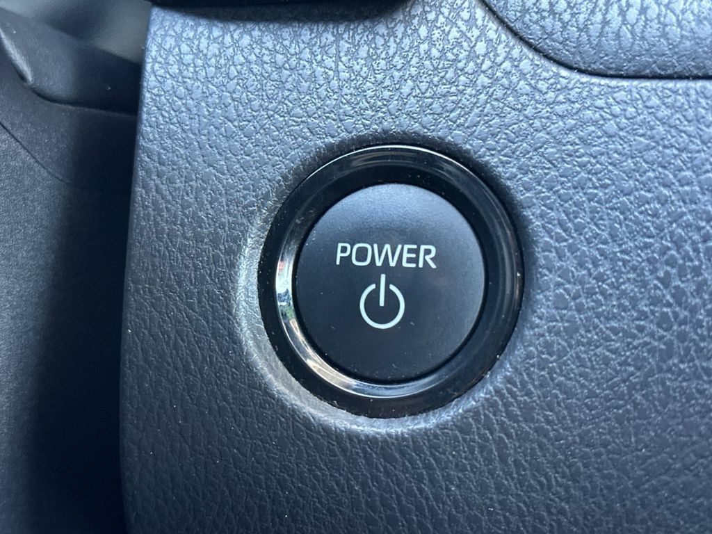 Used 2025 Toyota Camry SE FWD image 20