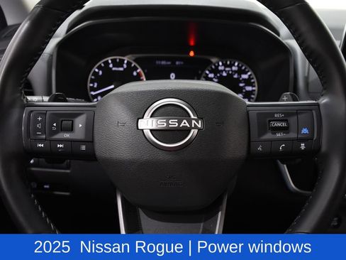 Used 2025 Nissan Rogue SV AWD/4WD image 11
