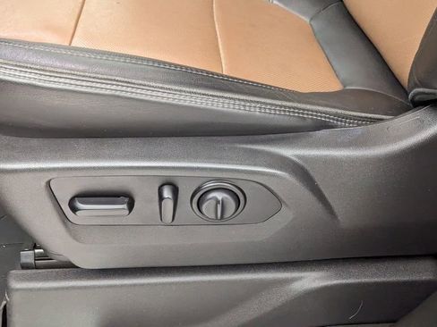 Used 2021 Chevrolet Silverado 3500 High Country image 28