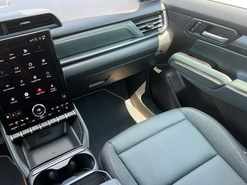 Used 2026 GMC Terrain AT4 w/ Convenience Package III AWD/4WD image 32