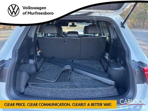 Used 2022 Volkswagen Tiguan SE R-Line image 16