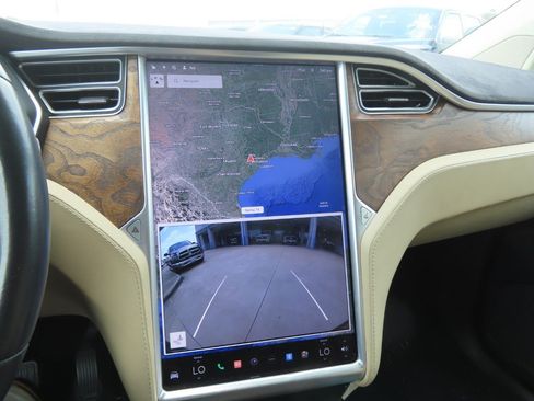Used 2017 Tesla Model X 75D AWD/4WD image 28