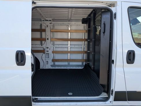 Used 2025 RAM ProMaster 2500 w/ U-Haul Equipment Group FWD image 29