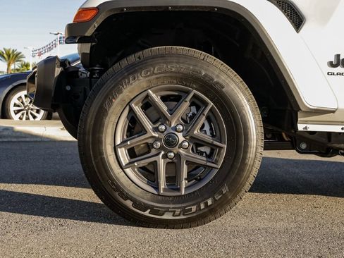 New 2026 Jeep Gladiator Sport image 11