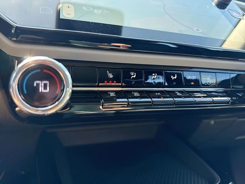 New 2027 Chevrolet Bolt LT w/ Comfort Package FWD image 21