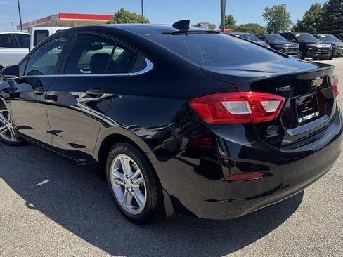 Used 2017 Chevrolet Cruze LT FWD image 6