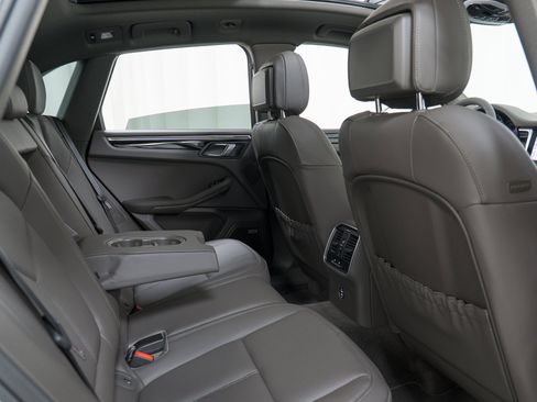 New 2026 Porsche Macan AWD/4WD image 28