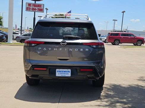 Used 2023 Nissan Pathfinder SL FWD image 6