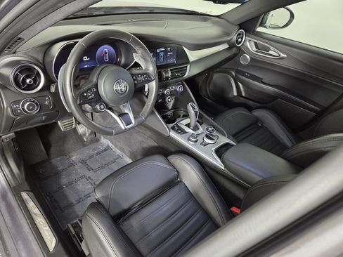 Used 2024 Alfa Romeo Giulia Veloce image 14