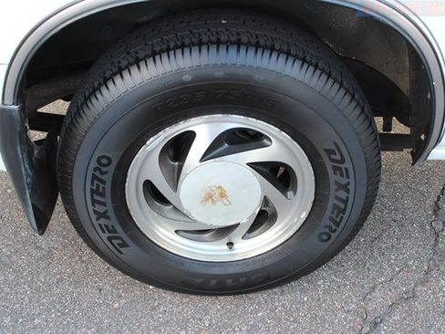 Used 1999 Chevrolet Blazer LT image 34