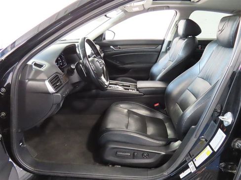 Used 2018 Honda Accord Touring image 26