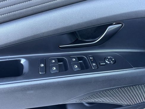 Certified 2025 Hyundai Elantra Sport image 16