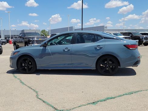 Used 2024 Nissan Sentra SR w/ Lighting Package FWD image 2
