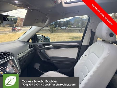 Used 2019 Volkswagen Tiguan SEL Premium w/ 3rd Row Seat Package image 11