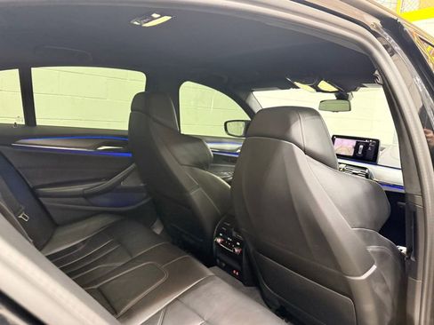 Used 2023 BMW M5 image 65