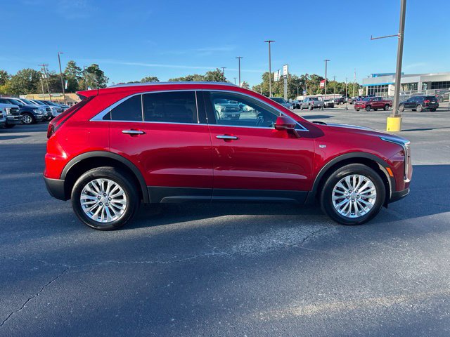 Certified 2024 Cadillac XT4 Luxury w/ Cold Weather Package FWD image 5