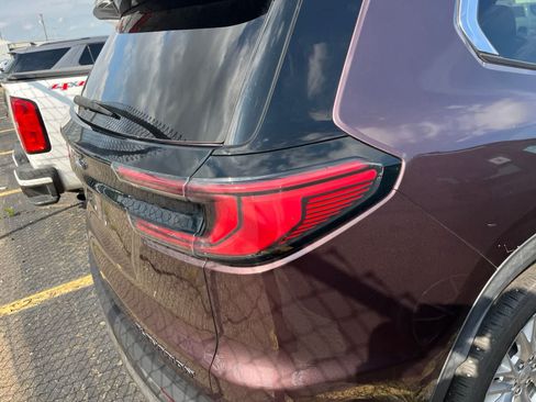 Used 2024 GMC Acadia Elevation AWD/4WD image 13