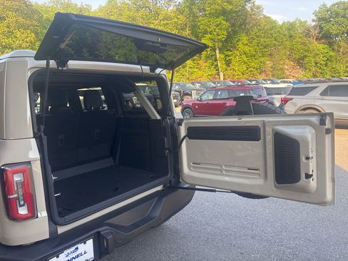 Used 2025 Ford Bronco Outer Banks AWD/4WD image 40