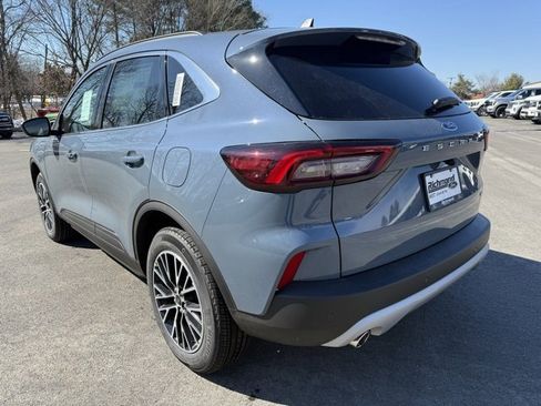 New 2026 Ford Escape SE w/ Class II Trailer Tow Package image 3