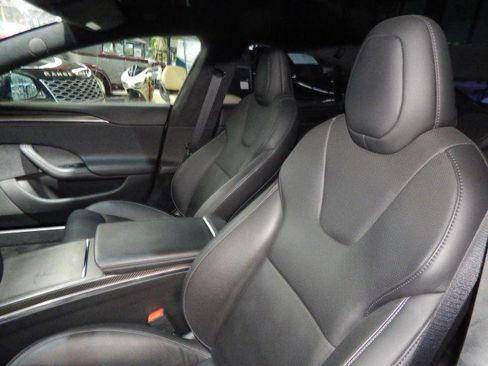 Used 2021 Tesla Model S Plaid image 17