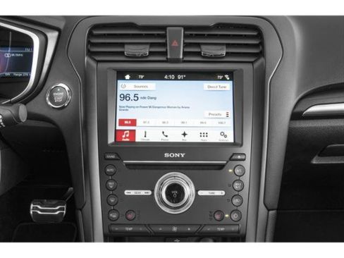 Used 2018 Ford Fusion Titanium image 13