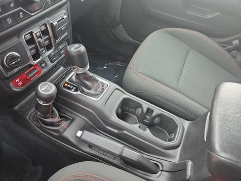 Used 2019 Jeep Wrangler Unlimited Rubicon AWD/4WD image 25