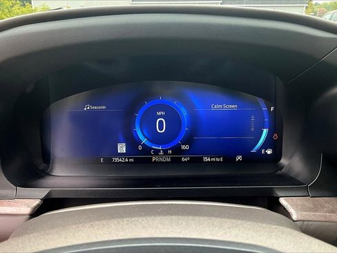 Used 2020 Ford Explorer Platinum w/ Premium Technology Package image 13