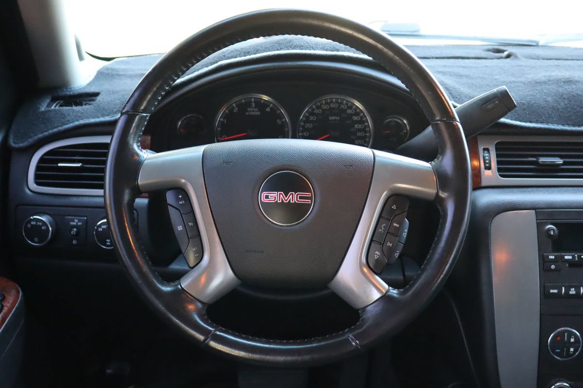 Used 2011 GMC Yukon SLT w/ SLT-2 Equipment Package AWD/4WD image 18