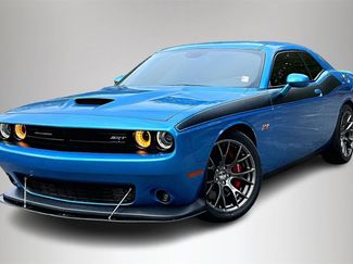 Used 2015 Dodge Challenger SRT video 1