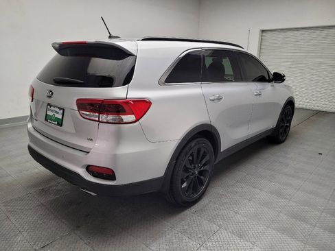 Used 2019 Kia Sorento S AWD/4WD image 9