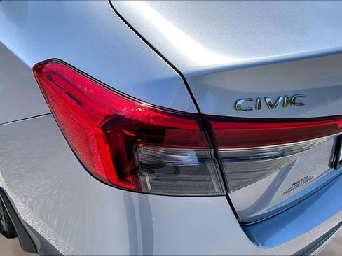 Used 2022 Honda Civic LX image 21