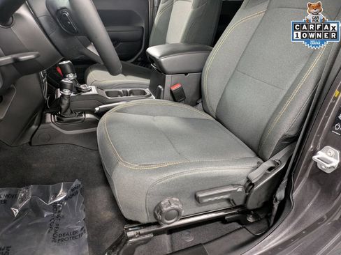 Used 2025 Jeep Wrangler Unlimited Sport AWD/4WD image 12