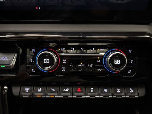 Used 2024 GMC Sierra 2500 AT4X image 53