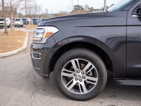 Used 2024 Ford Expedition Limited image 12
