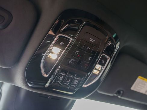 Used 2023 Maserati Grecale GT image 19