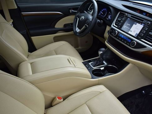 Used 2018 Toyota Highlander Limited image 36