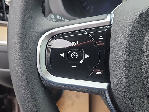 New 2026 Volvo XC60 B5 Core w/ Protection Package Premier image 15