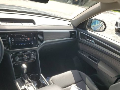 Certified 2023 Volkswagen Atlas SE FWD image 22