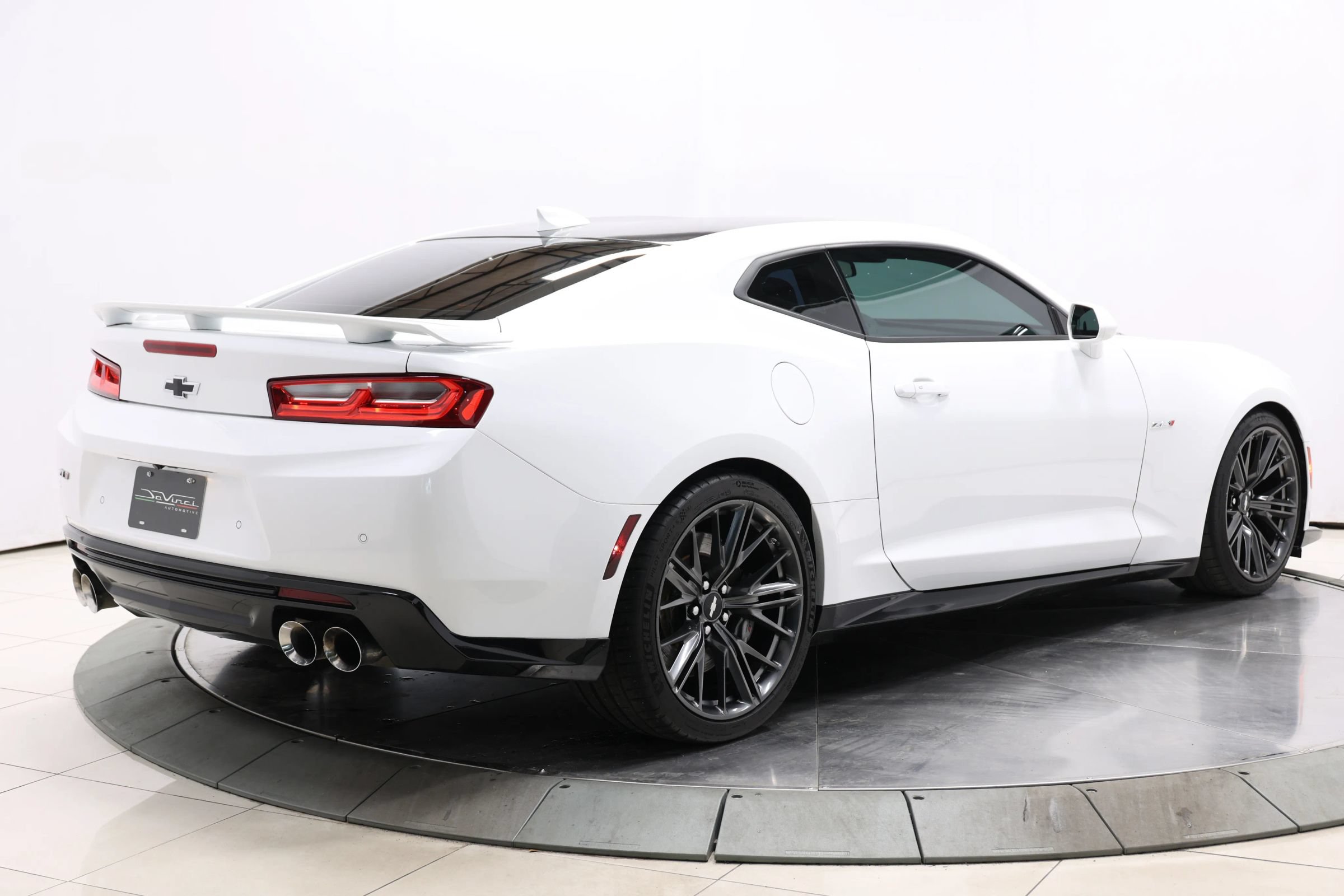 Used 2018 Chevrolet Camaro ZL1 RWD image 4